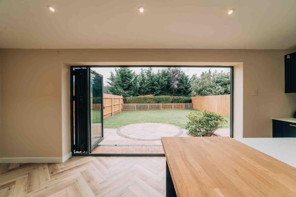 Modern Home In Warwickshire Stratford-upon-Avon Exterior foto