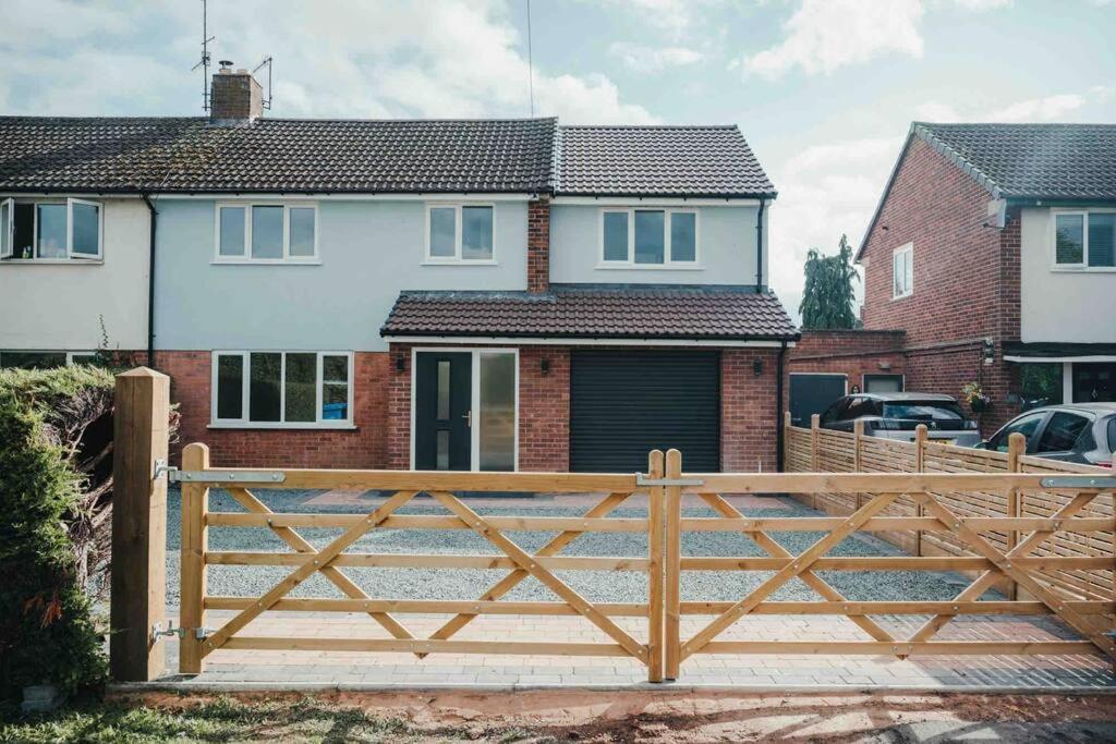 Modern Home In Warwickshire Stratford-upon-Avon Exterior foto